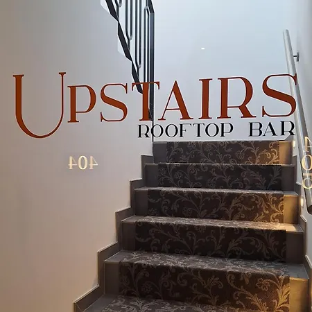 The Orange House Boutique And Upstairs Rooftop Bar Center Of 100m From The