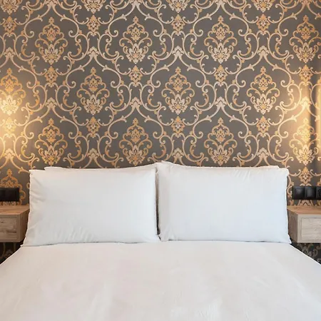 The Orange House Boutique And Upstairs Rooftop Bar Center Of 100m From The Hotel 3*