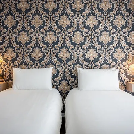 The Orange House Boutique And Upstairs Rooftop Bar Center Of 100m From The La Cala De Mijas