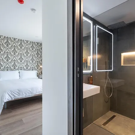 The Orange House Boutique And Upstairs Rooftop Bar Center Of 100m From The