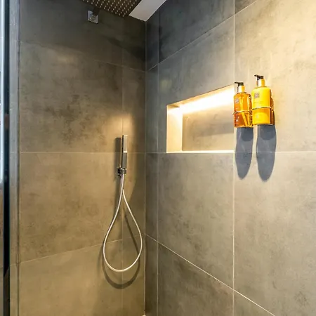Hotel The Orange House Boutique And Upstairs Rooftop Bar Center Of 100m From The