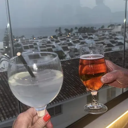 The Orange House Boutique And Upstairs Rooftop Bar Center Of 100m From The