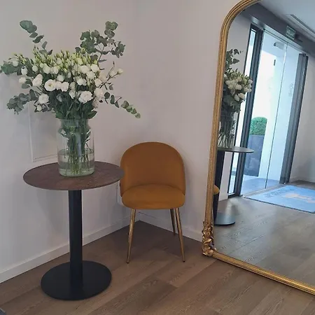 The Orange House Boutique And Upstairs Rooftop Bar Center Of 100m From The Hotel 3*