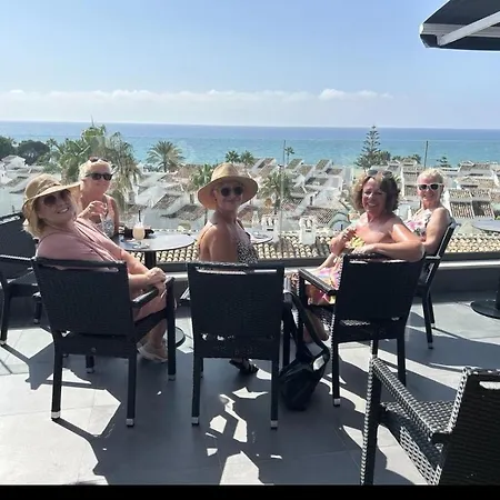 The Orange House Boutique And Upstairs Rooftop Bar Center Of 100m From The