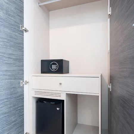 The Orange House Boutique And Upstairs Rooftop Bar Center Of 100m From The Hotel