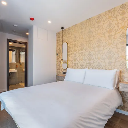 The Orange House Boutique And Upstairs Rooftop Bar Center Of 100m From The Hotel La Cala De Mijas