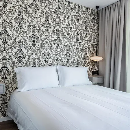 The Orange House Boutique And Upstairs Rooftop Bar Center Of 100m From The فندق